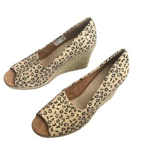 TOMS wedge Canvas Peep Toe Wedge heel woman Snow Leopard Print shoe new Size 11